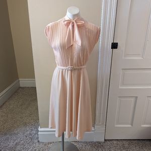 Vintage pale peach/pink 70s belted dress size S